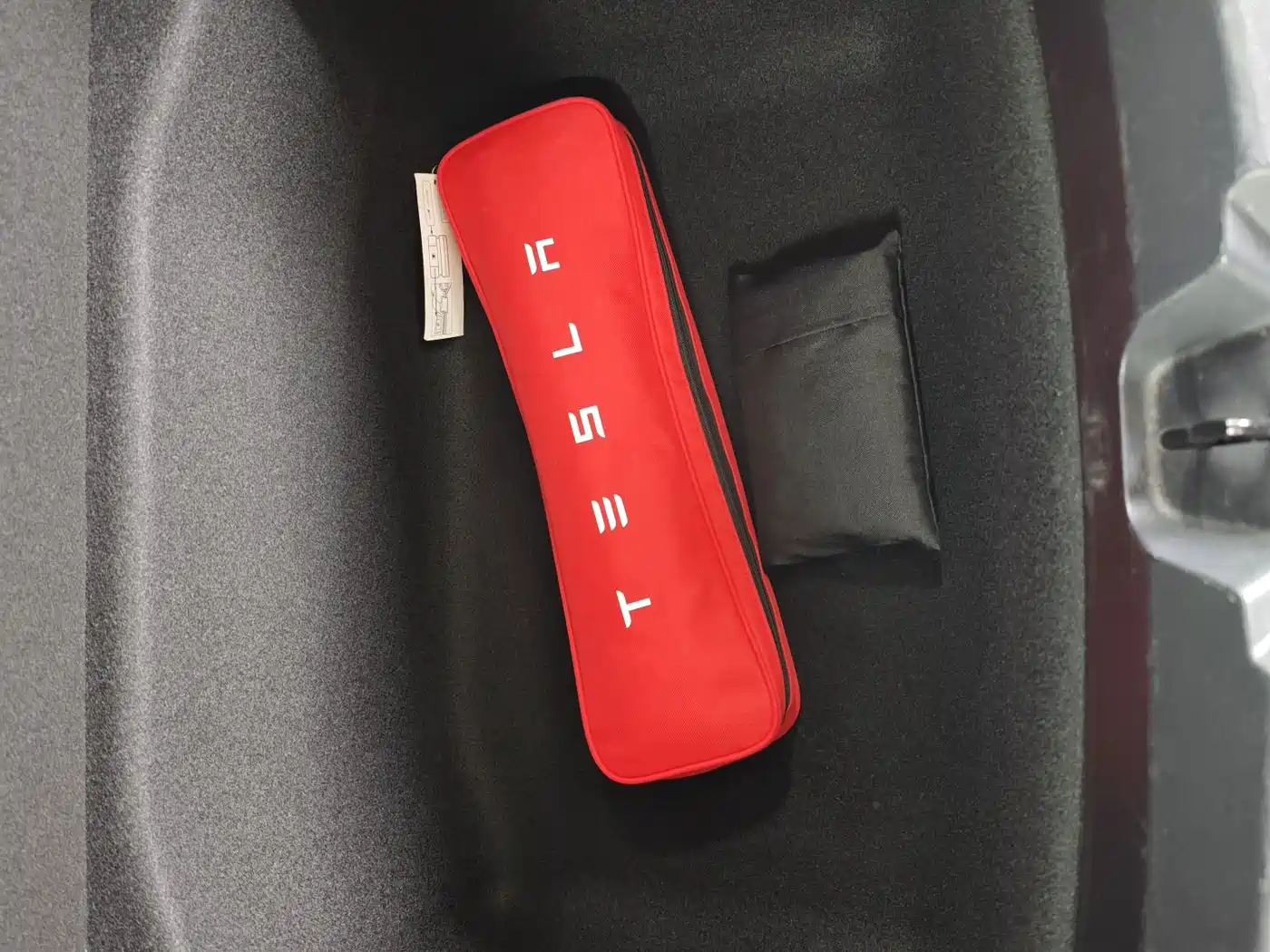 Фото 8 - Tesla Model 3