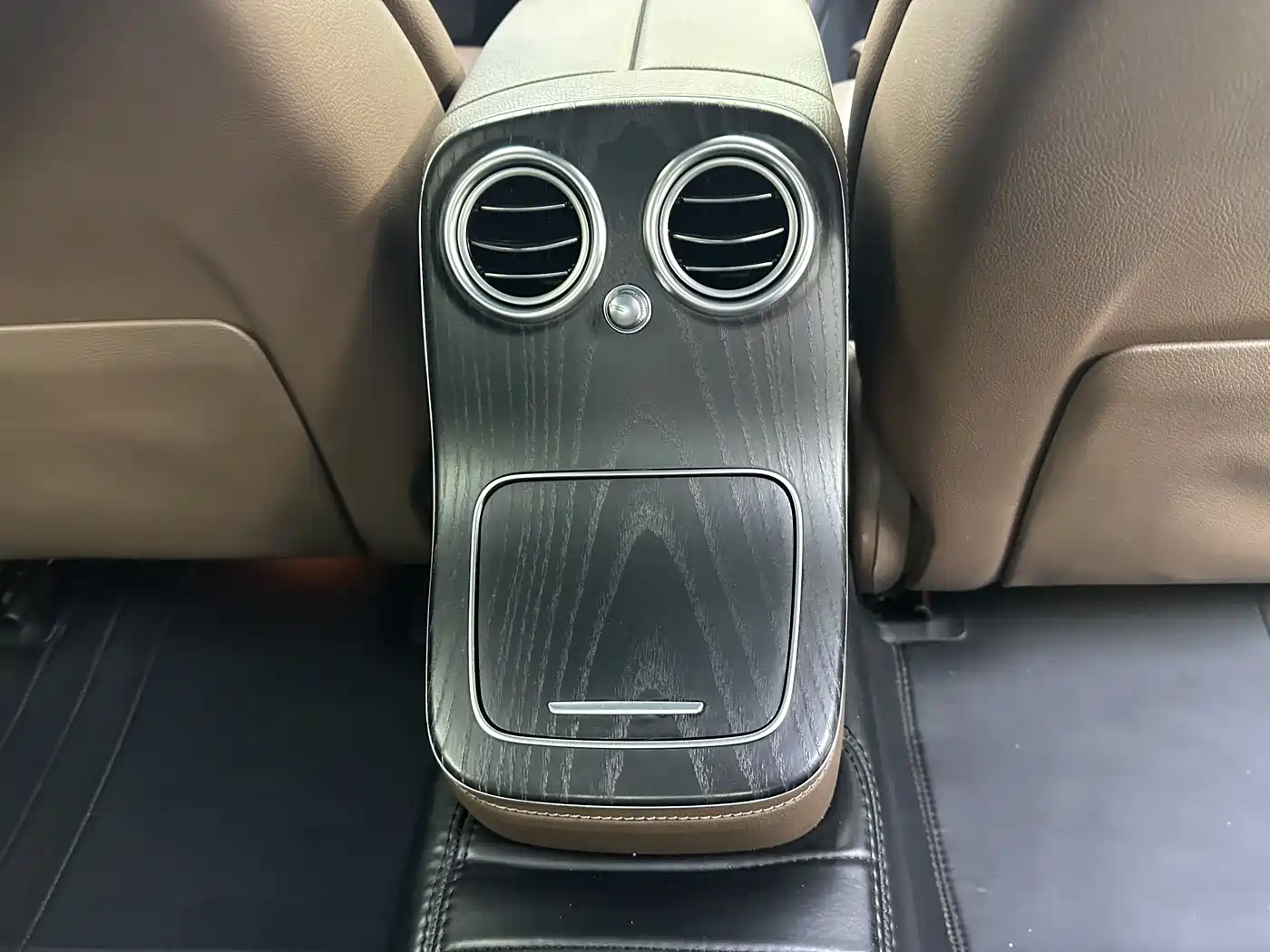 Mercedes-Benz E-Class New Energy 2022 Facelift E 350 e L Plug-in Hybrid Sport Sedan фото 14
