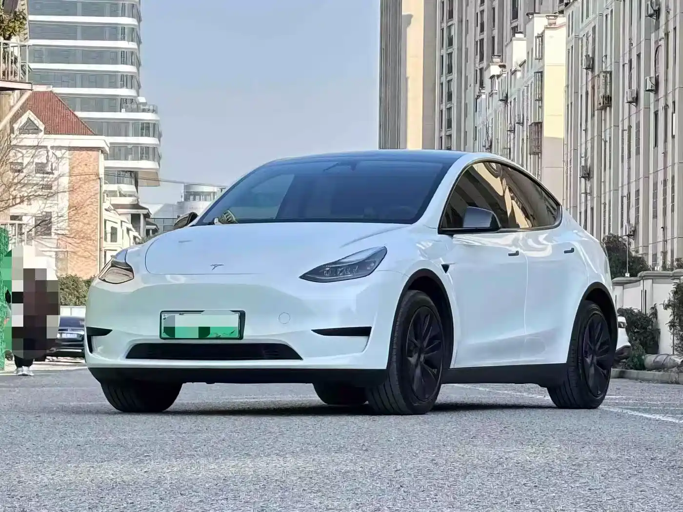 Tesla Model Y 2024