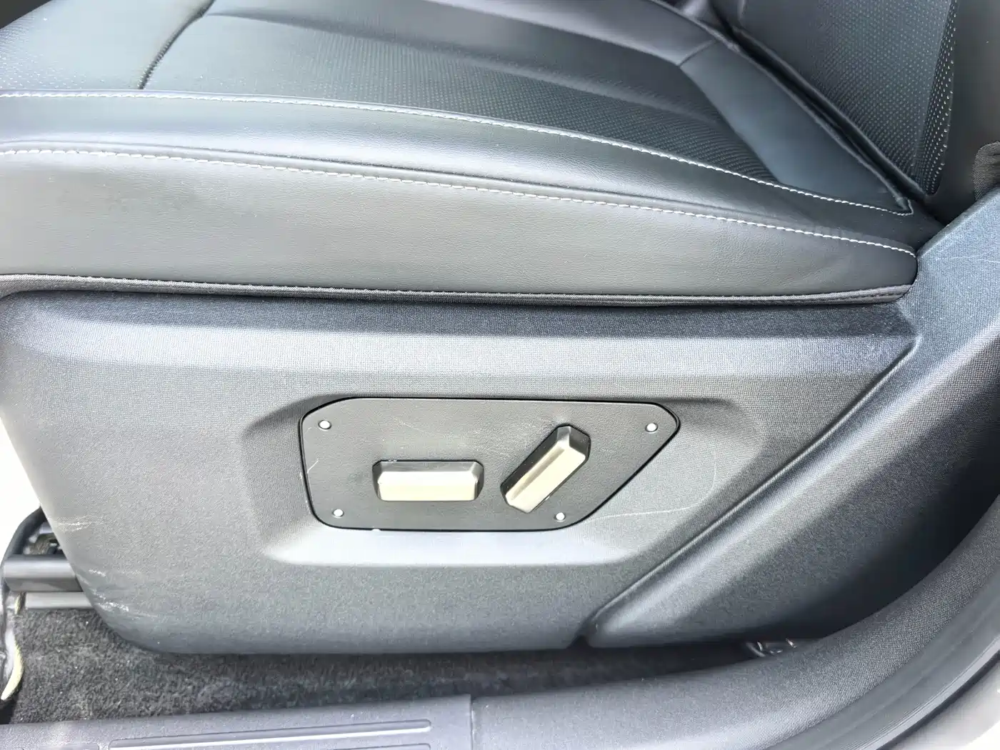 iCAR V23 2026 2025 FWD Premium Model