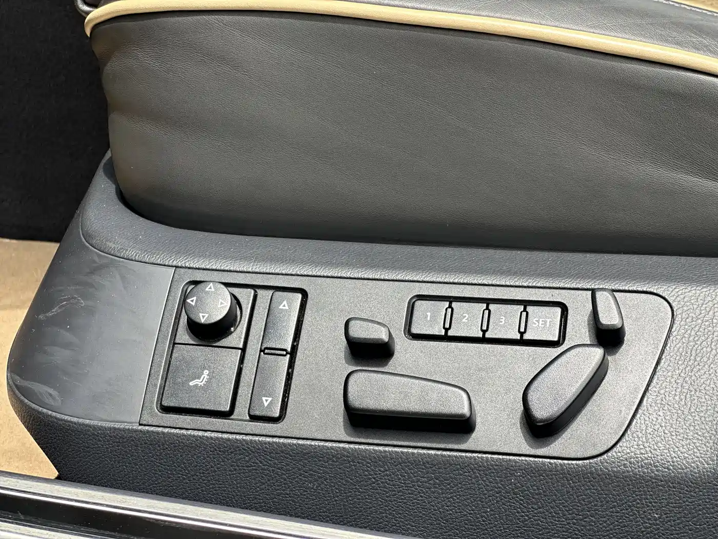 Volkswagen Phaeton 2012 3.6L Premium Custom фото 14