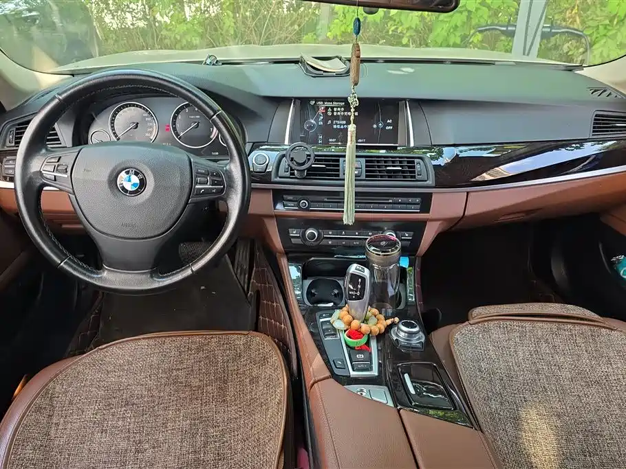 BMW 5 Series 2014 525Li Leading фото 12