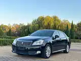 Photo 1 - Toyota Crown