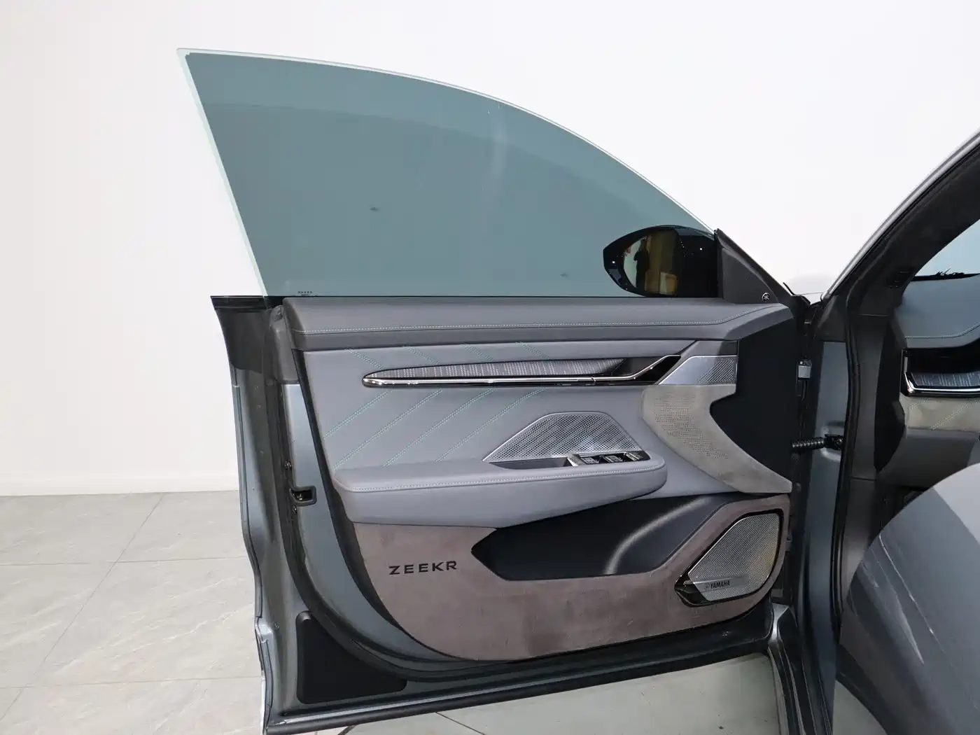 ZEEKR EXTREME KRYPTON 001