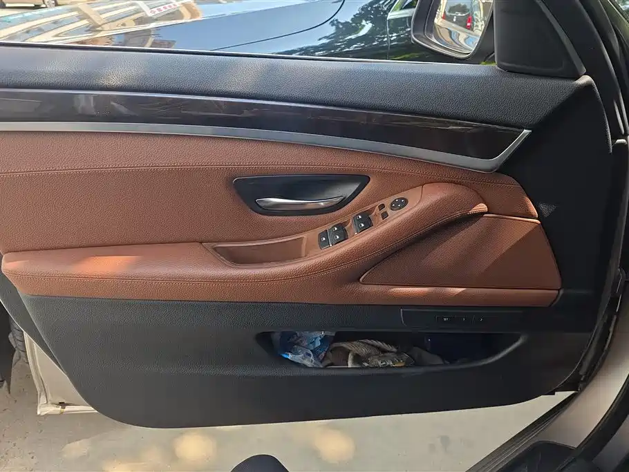 BMW 5 Series 2014 525Li Leading фото 7