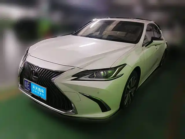 Lexus ES 2018 200 Excellence Edition China V — фото 1
