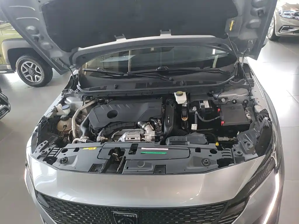 Peugeot 408 2025 2022 1.6T Light Chaser Edition