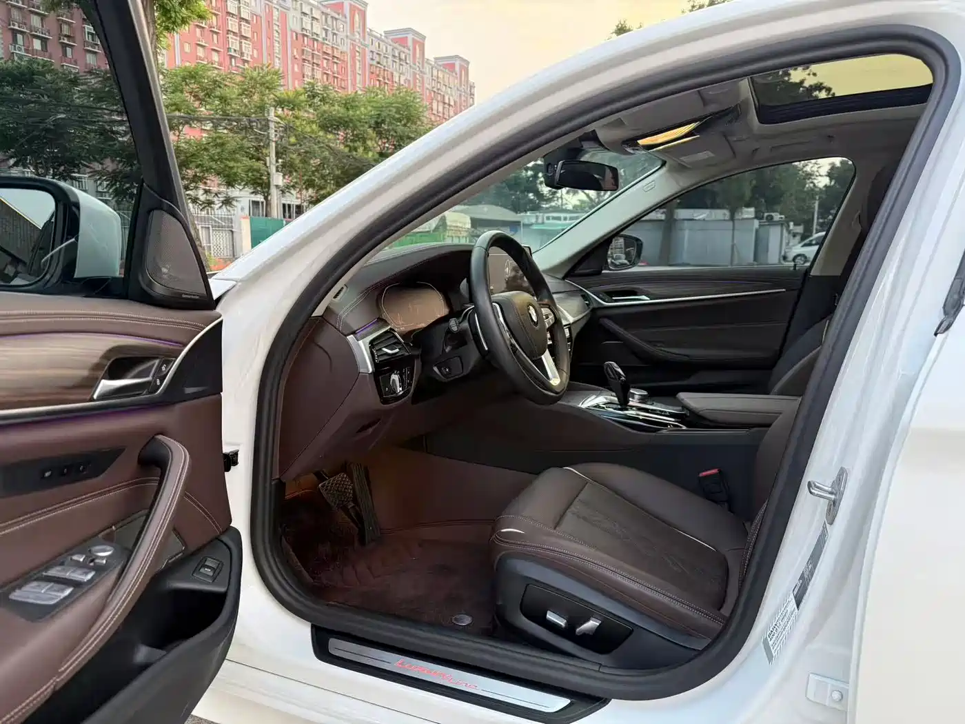 BMW 5 Series 2023 530Li Leading M Sport Package фото 8