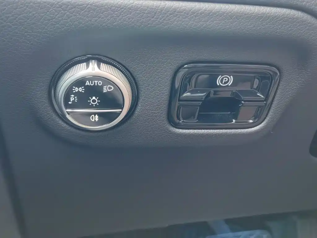Фото 37 - Mercedes-Benz EQE