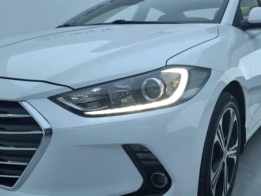 Hyundai Elantra 2018 1.4T DCT Dynamic·Vitality Model фото 5