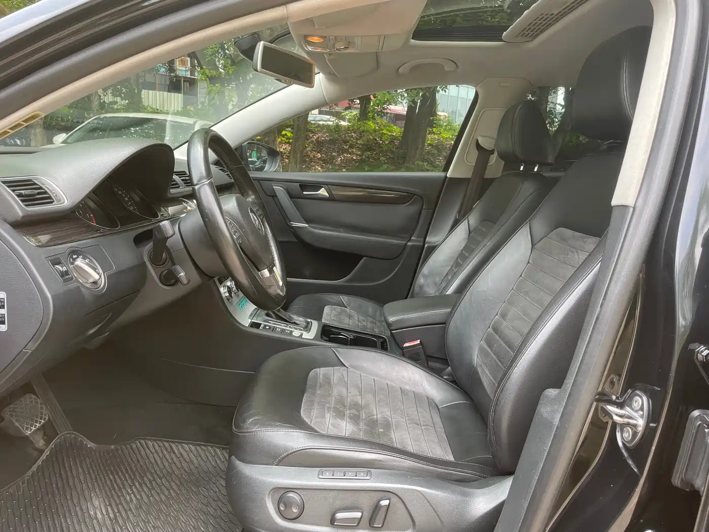 Volkswagen Magotan 2012 Facelift 2.0TSI Premium фото 5