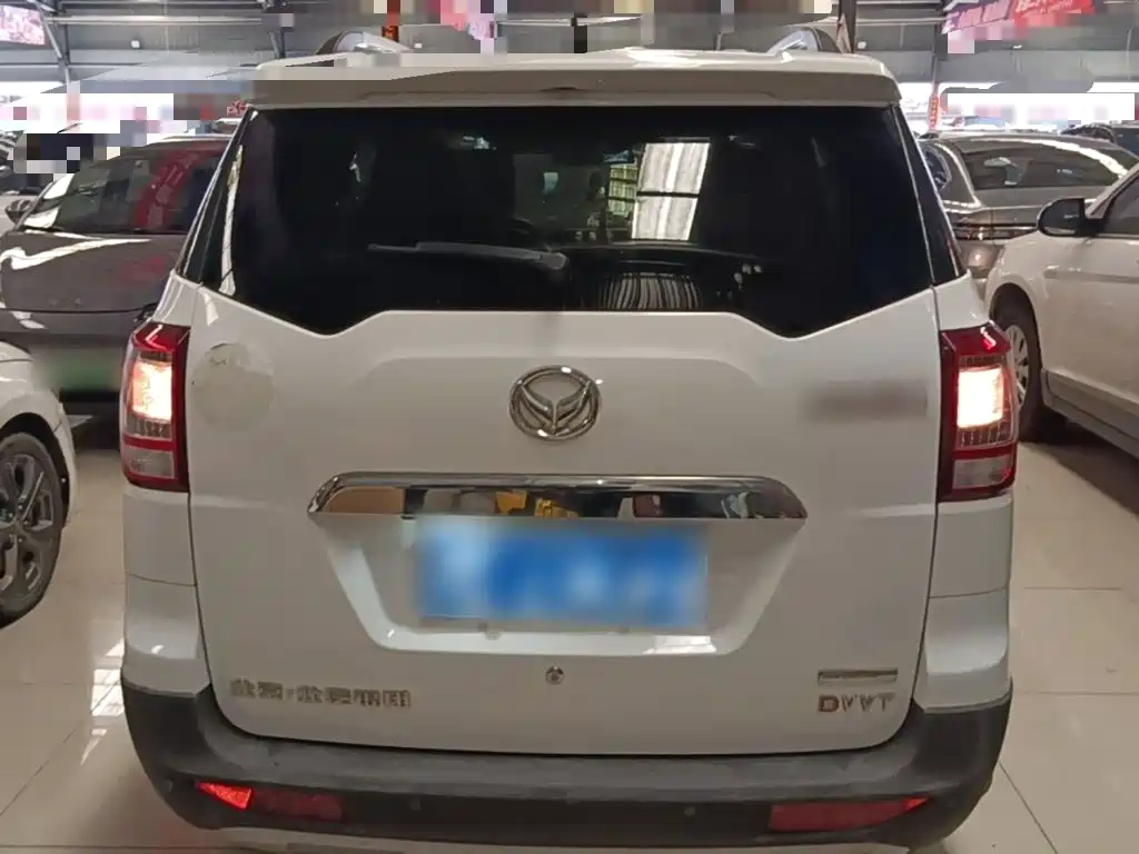 BAIC Huansu S3 2015 2014 1.5L Luxury (China IV)