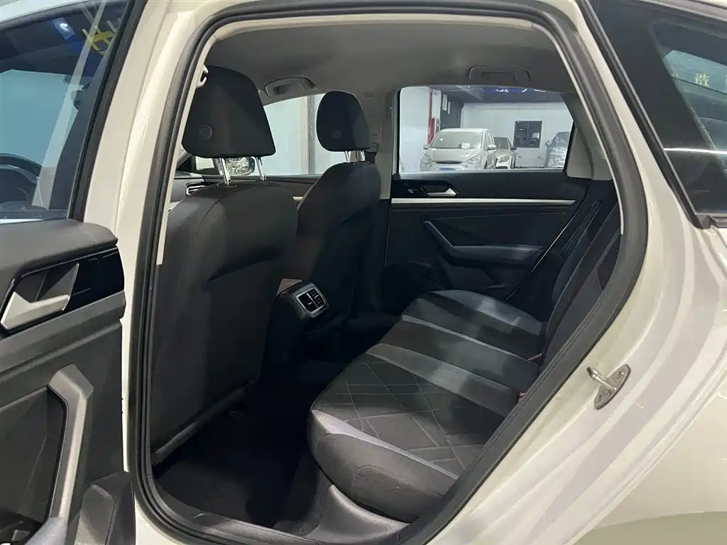 Volkswagen Lavida 2023 1.5L Auto Delight Edition фото 10