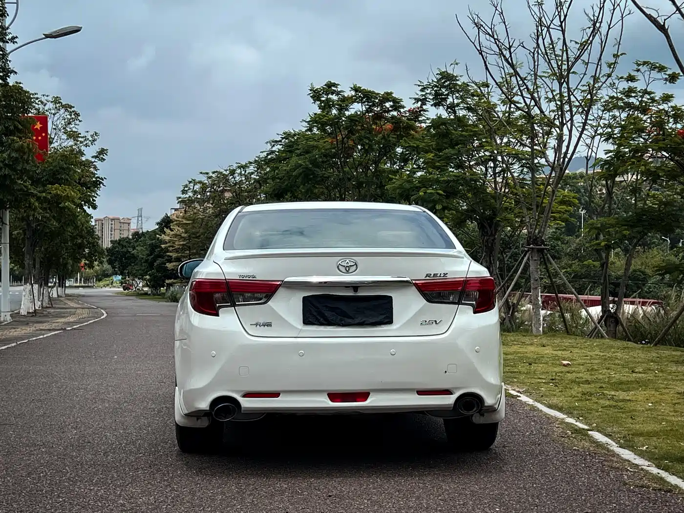 Toyota Reiz 2013 2.5V Premium Edition фото 8