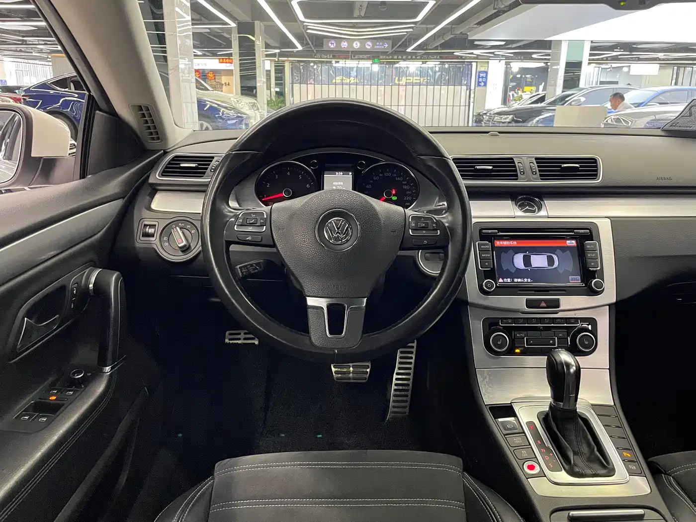 Volkswagen FAW-Volkswagen CC 2012 Model 2.0TSI Luxury фото 11