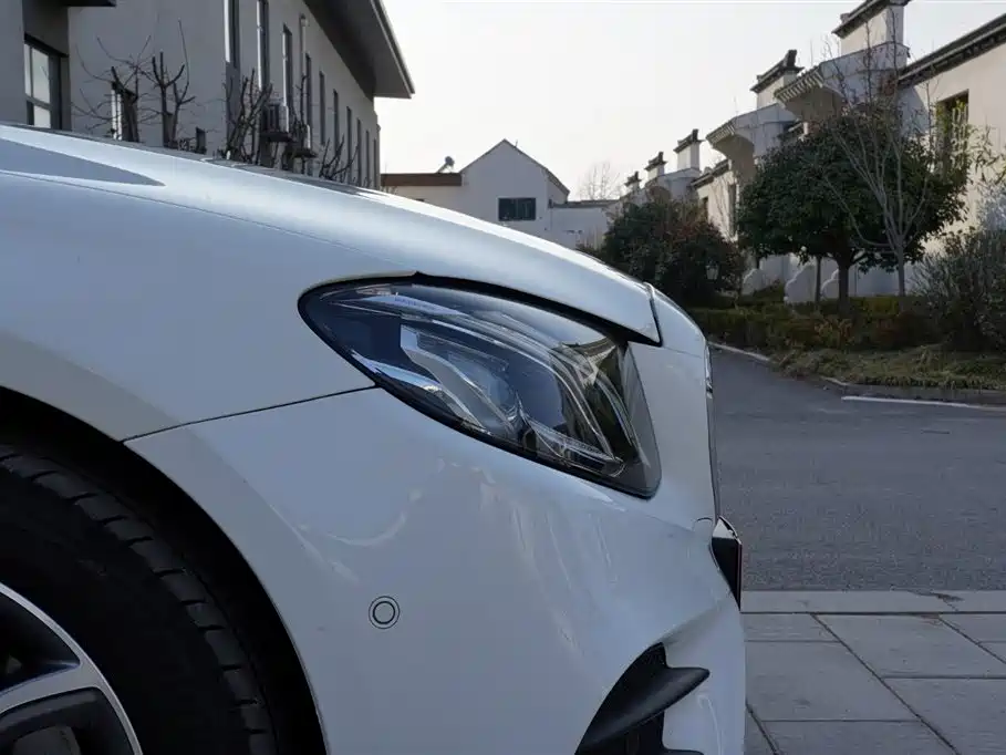 Mercedes-Benz E-Class 2020 E 300 L Sport Fashion Model фото 10