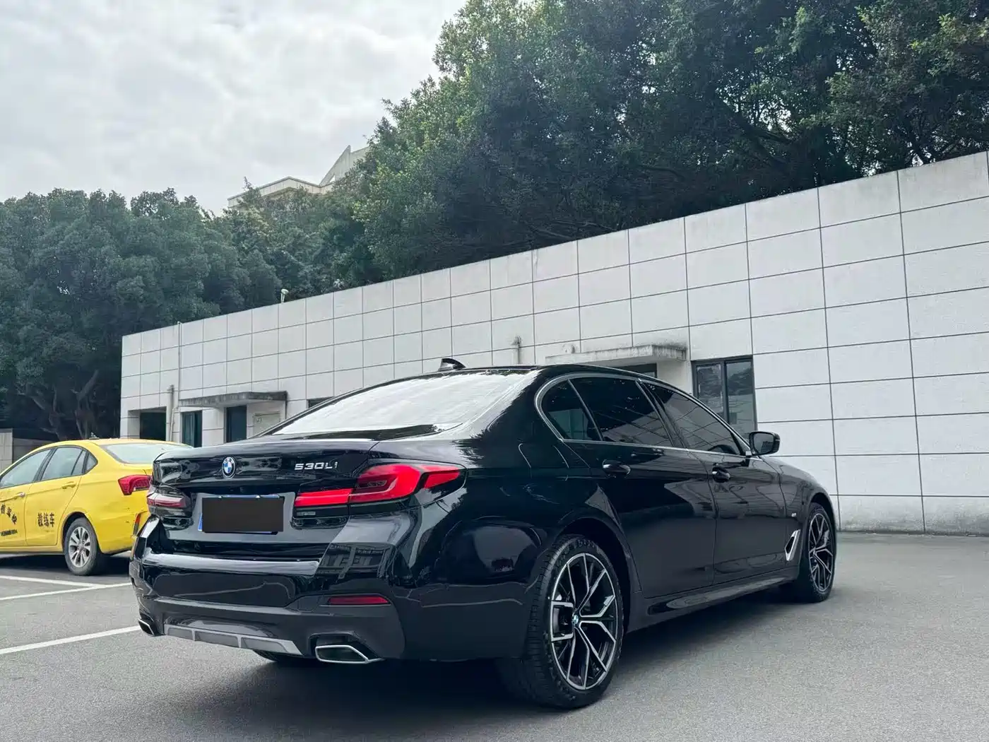 BMW 5 Series 2022 530Li Exclusive M Sport Package фото 8