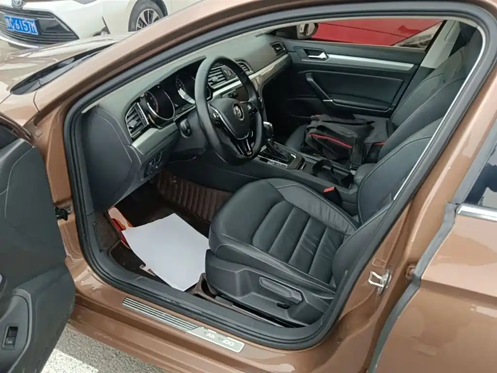 Volkswagen Lamando 2015 330TSI DSG Comfort фото 16