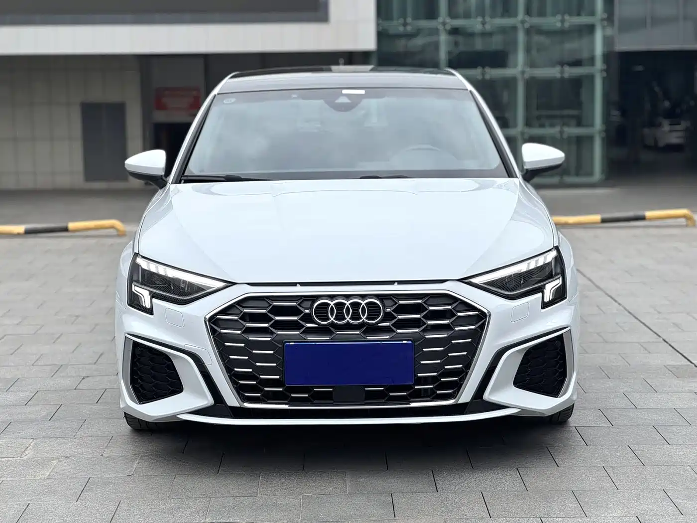 Audi A3 2023 Sportback 35 TFSI Luxury Elegance фото 2