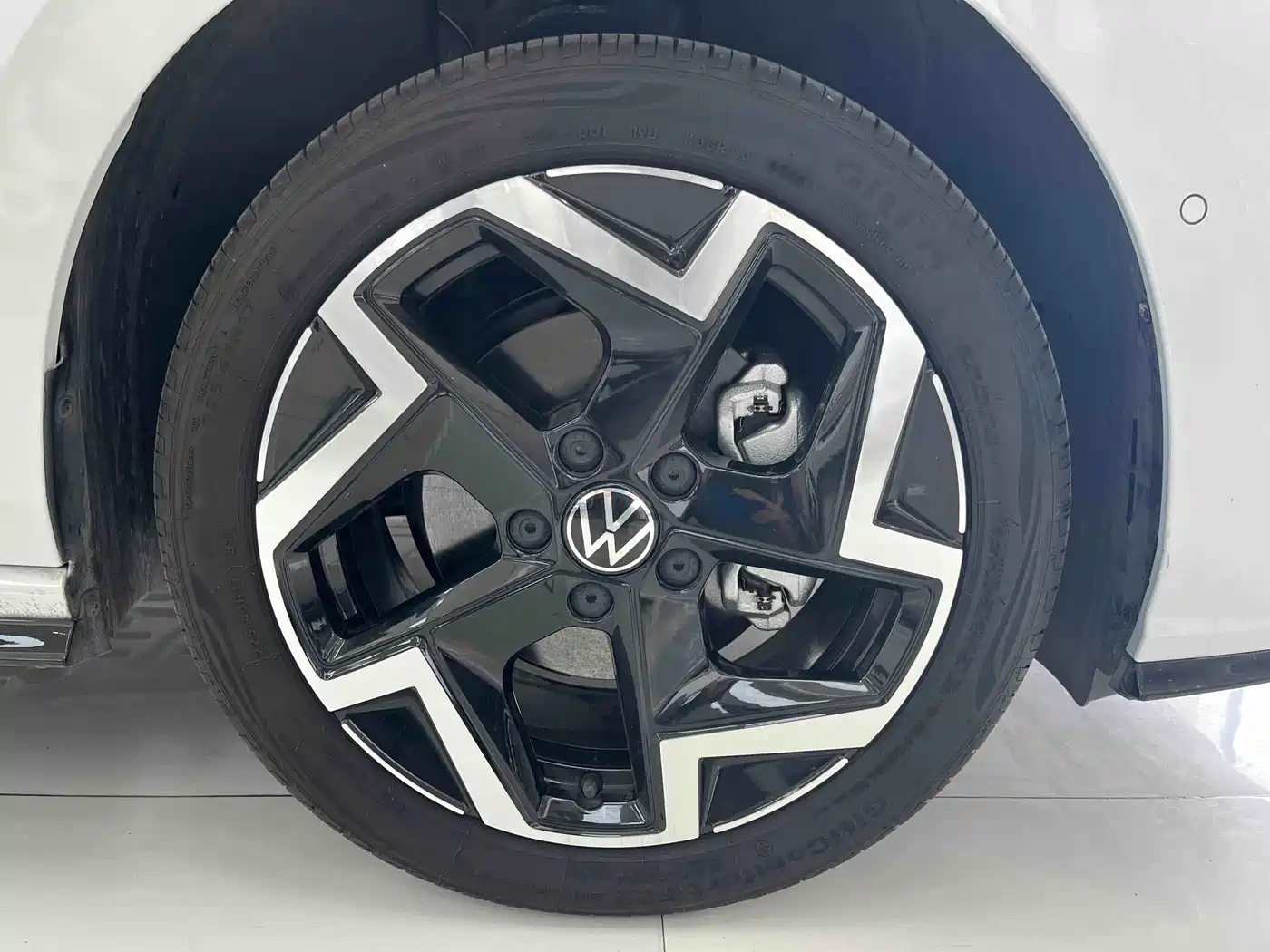 Volkswagen Golf 2025 Facelift 300TSI R-Line фото 16