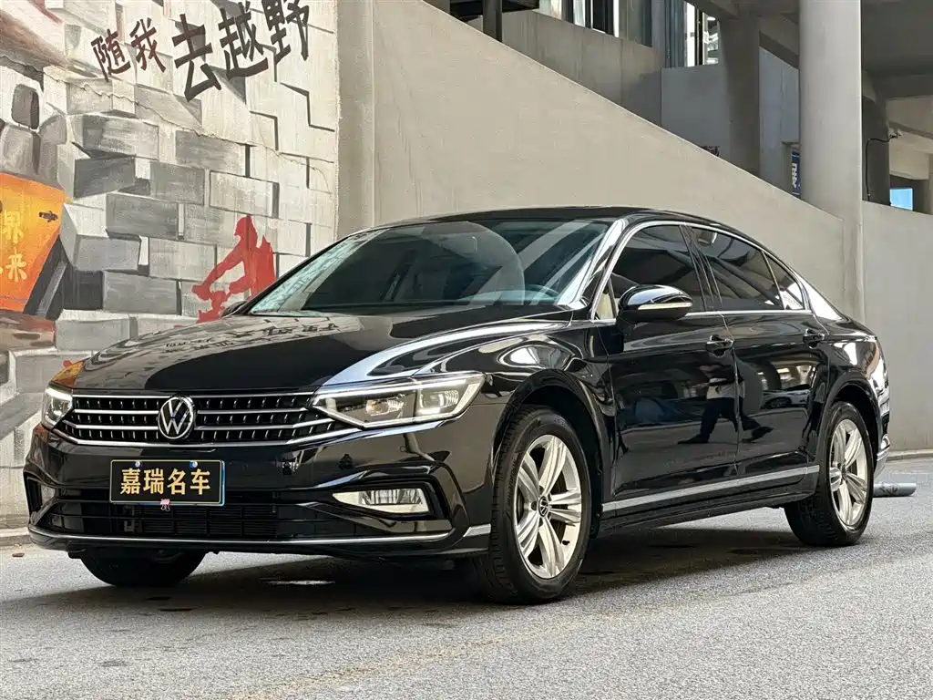 VOLKSWAGEN MAGOTAN 2025
