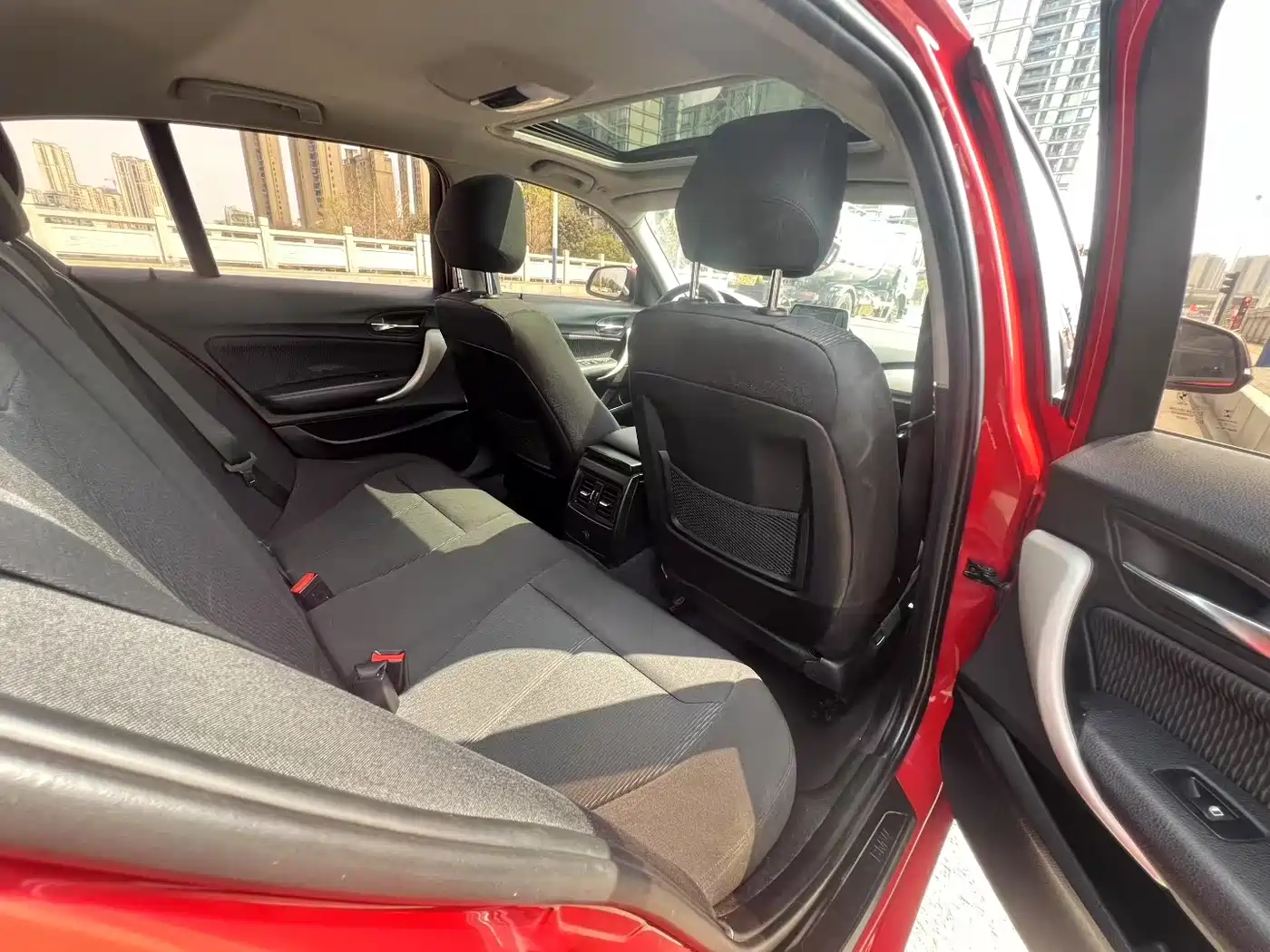 BMW 1 Series (Import) 2015 120i Leading фото 8