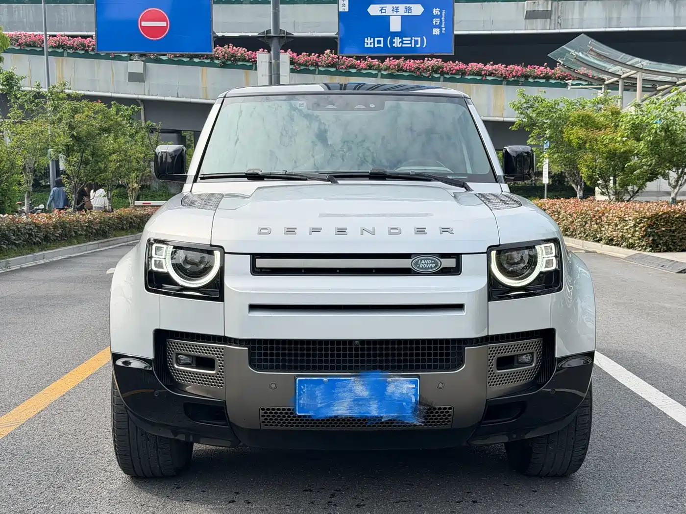 Land Rover Defender 2021 110 P400 X-DYNAMIC HSE фото 2