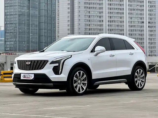 CADILLAC XT4
