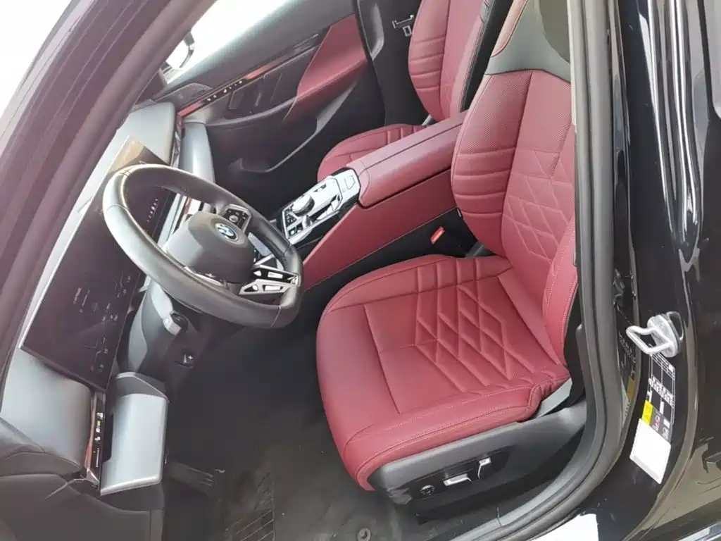 Photo 15 - BMW i5