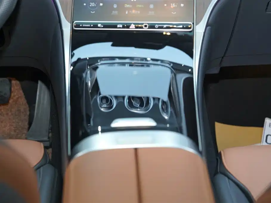 Mercedes-Benz GLC 2024 GLC 300 L 4MATIC Dynamic 7-seater фото 14