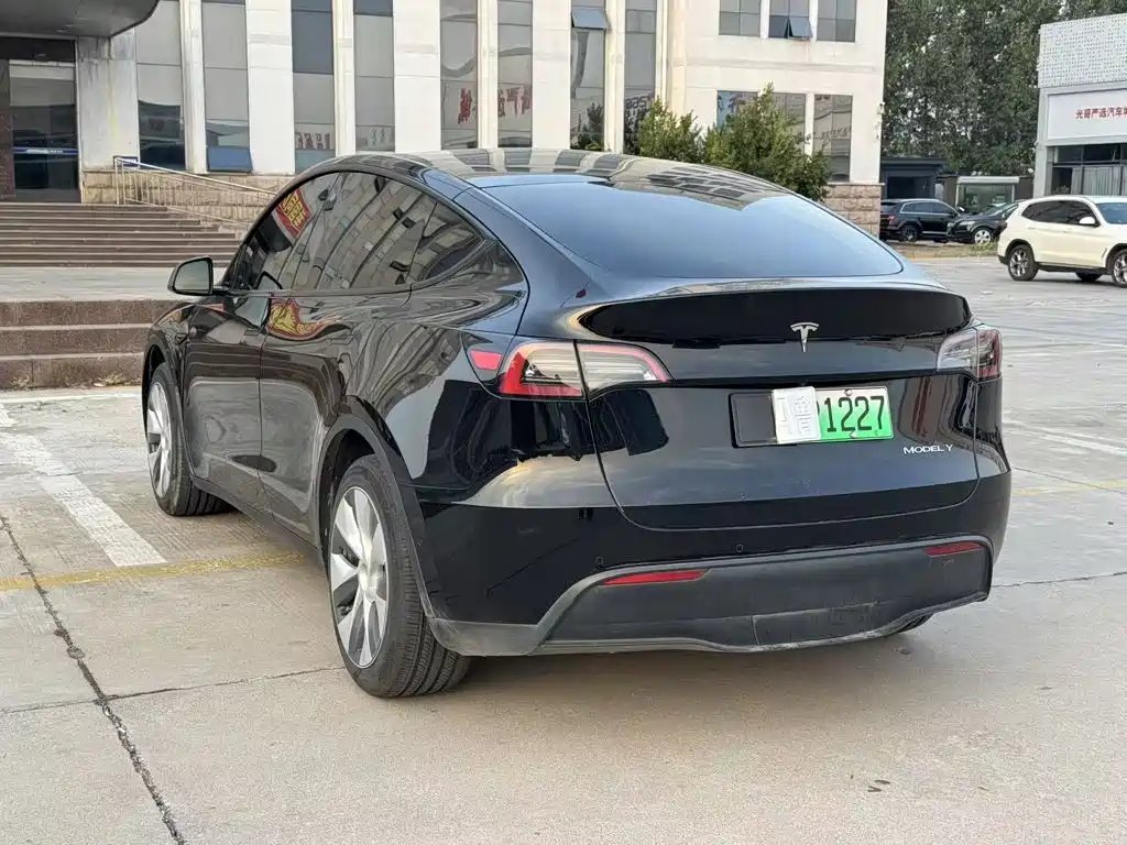 صورة 7 - Tesla Model Y