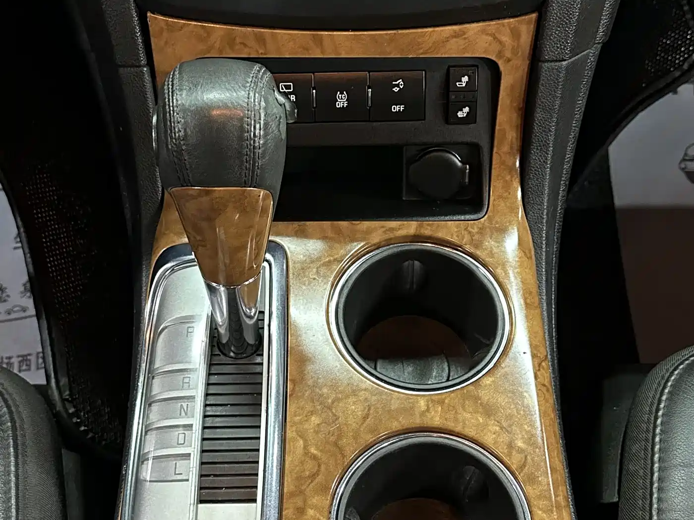 Buick Enclave 2010 3.6L Elite Edition фото 30