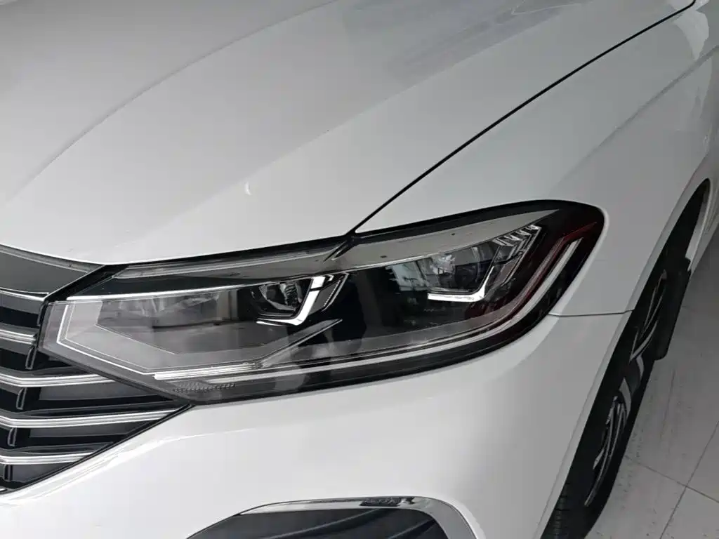 Фото 24 - Volkswagen Lavida