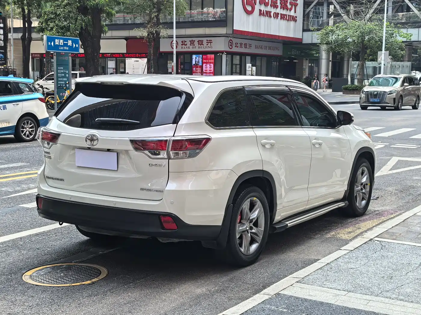 TOYOTA HIGHLANDER