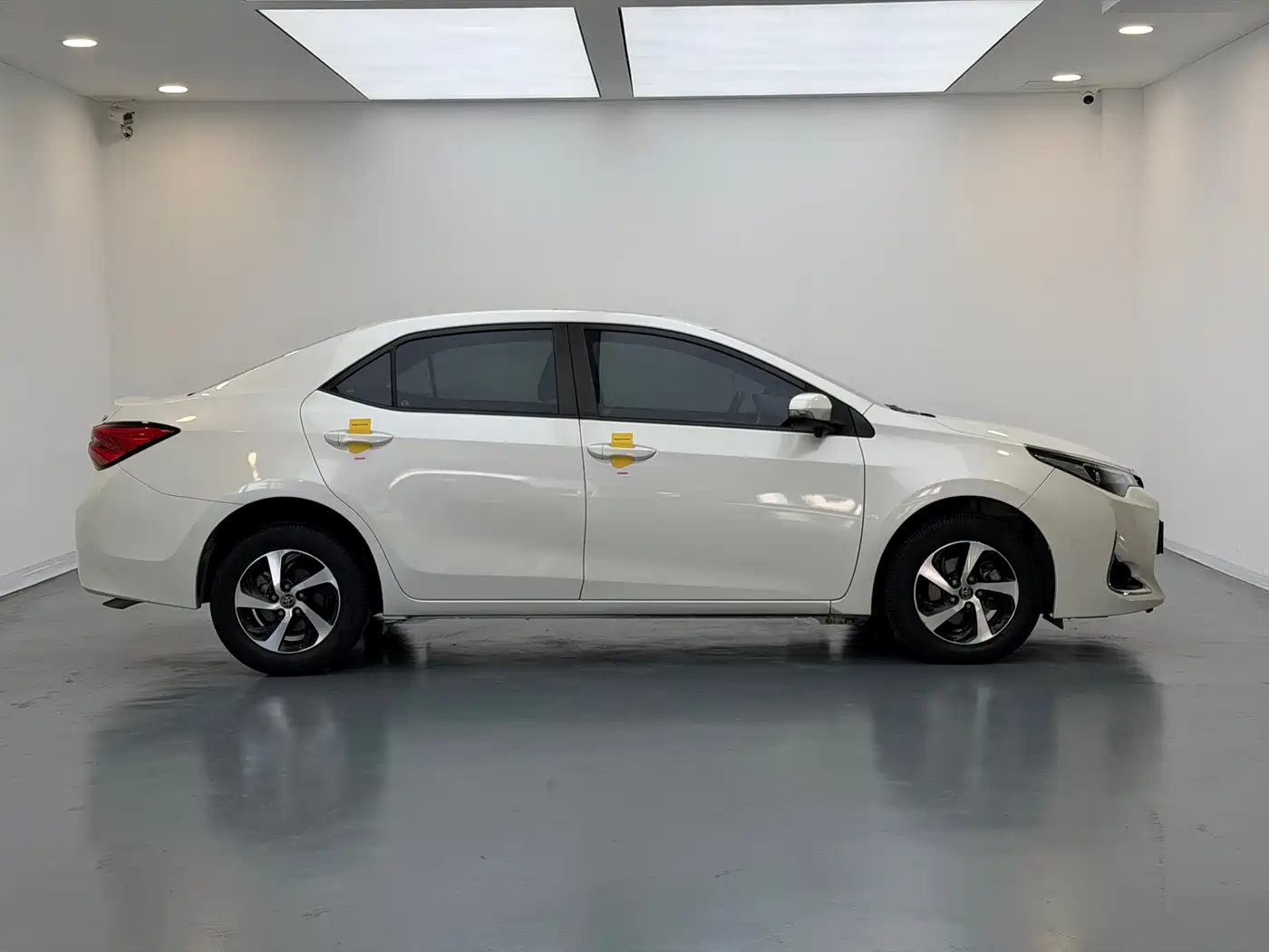 Toyota Levin 2017 Facelift 185T CVT Elite (China V) фото 8