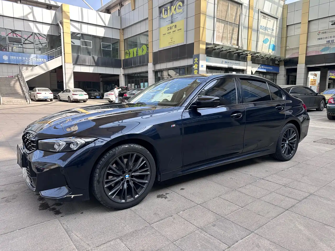 BMW 3 Series 2023 325Li M Sport Black Night Package фото 4
