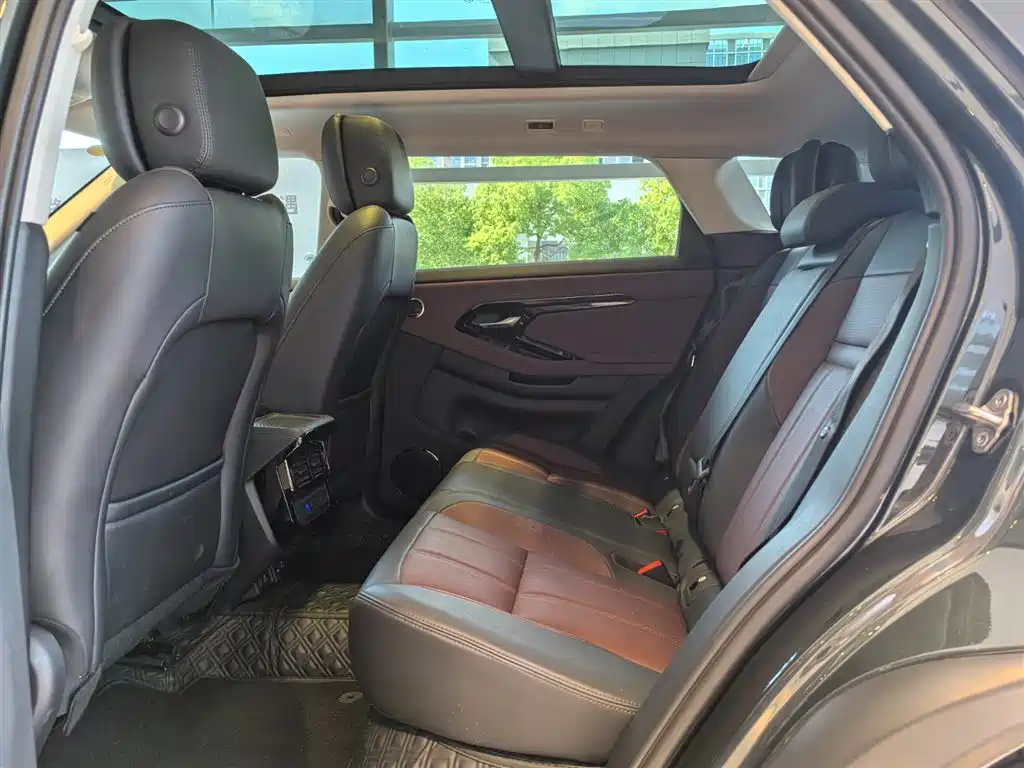Land Rover Range Rover Evoque 2025 2024 Range Rover Evoque L 249PS Light Master Edition