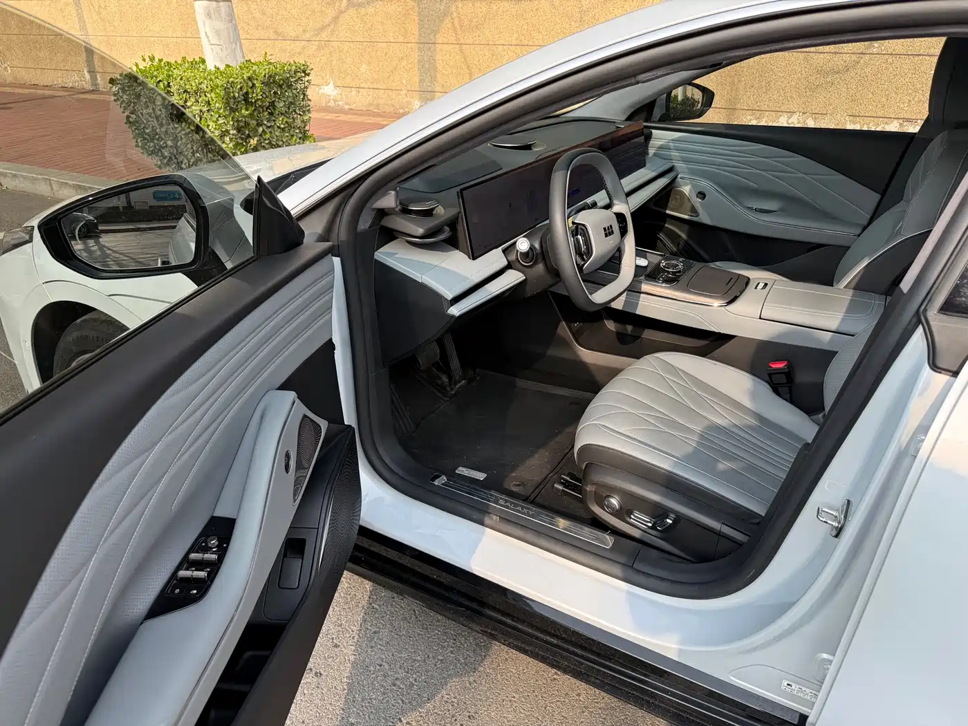 Geely Galaxy Galaxy E8 2025 2025 700km Long Voyage Smart Drive Edition
