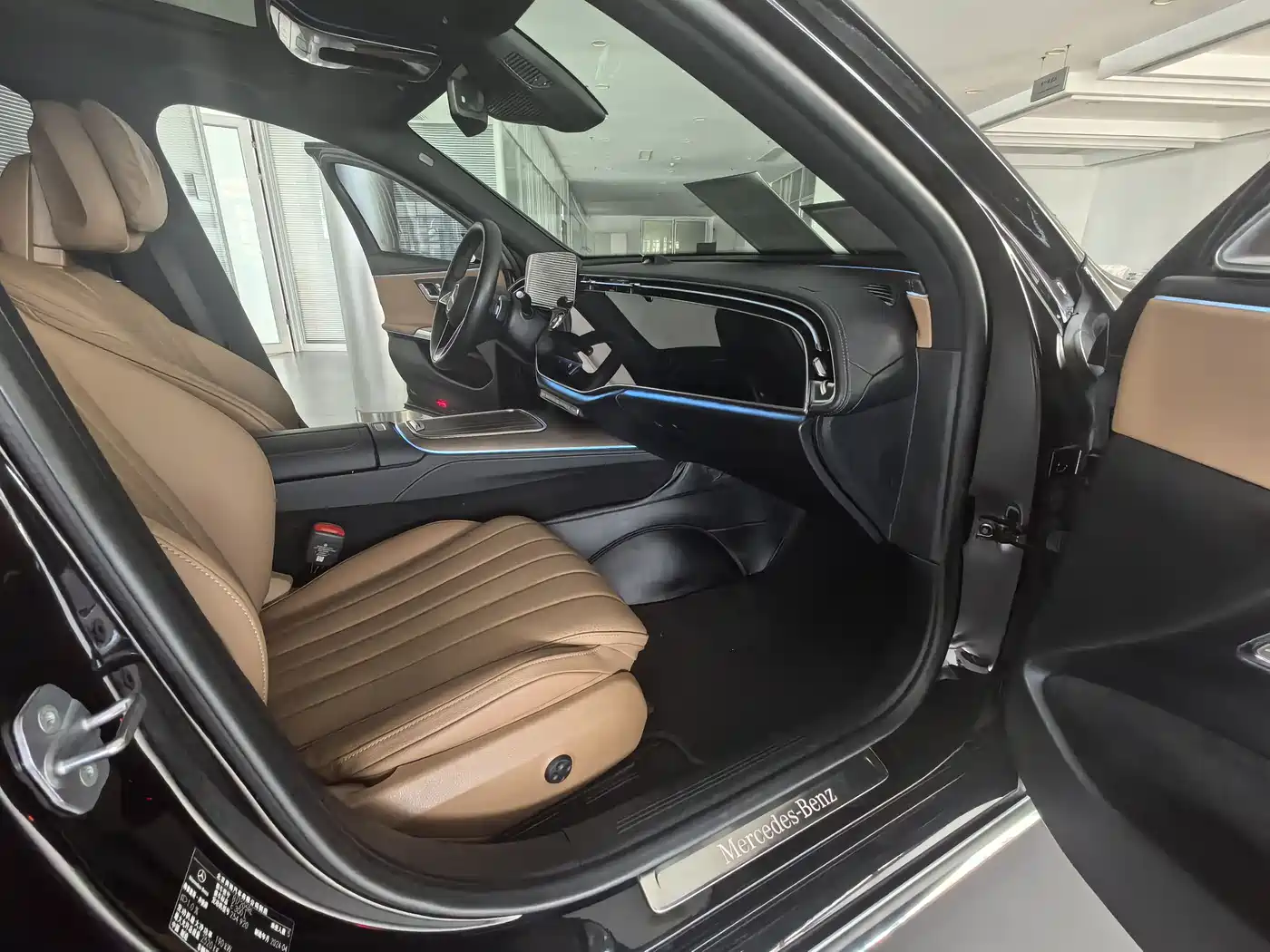 Mercedes-Benz E-Class 2024 Model E 300 L Luxury фото 6