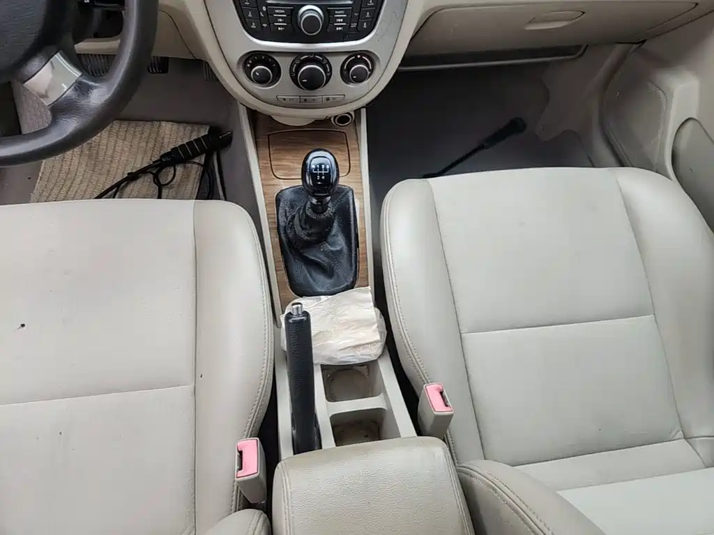 Фото 14 - Buick Excelle