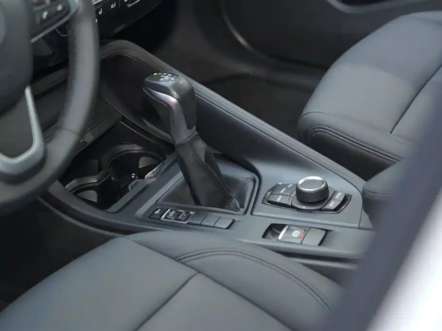 BMW X1 2019 sDrive18Li Fashion Model фото 12