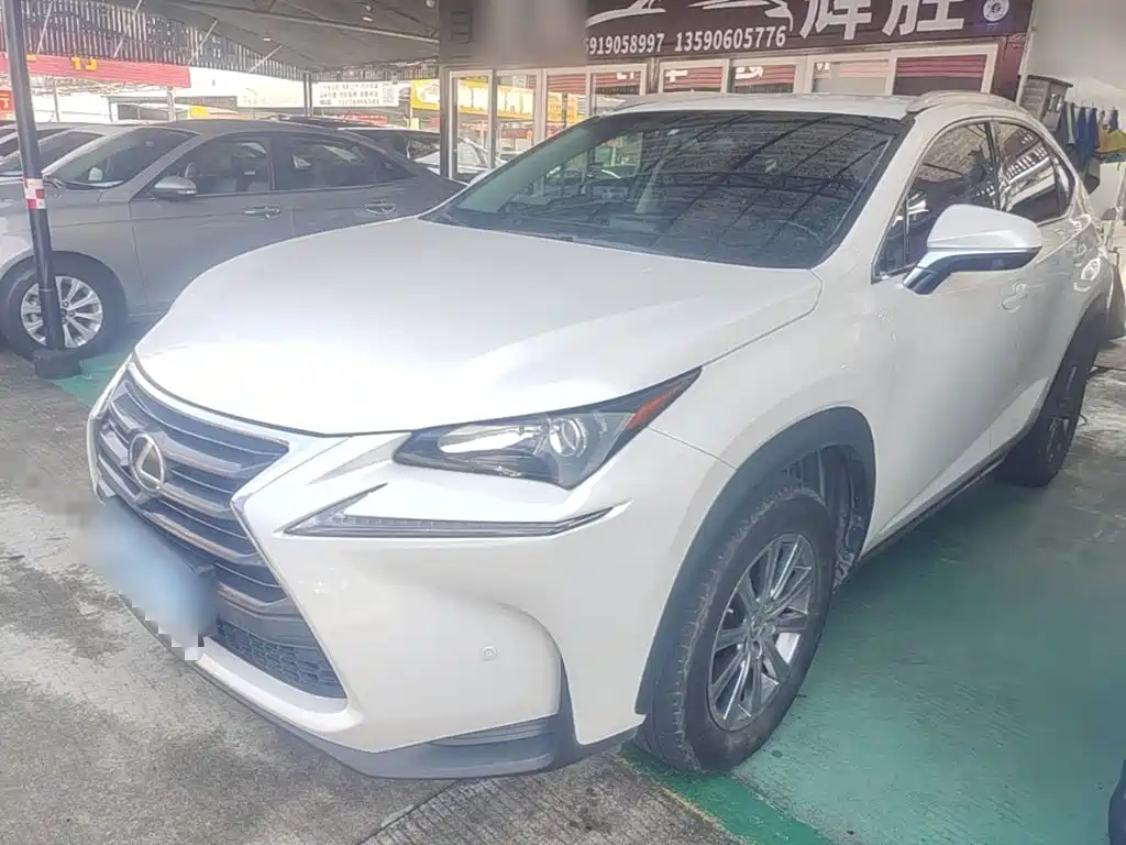 Фото 2 - Lexus NX