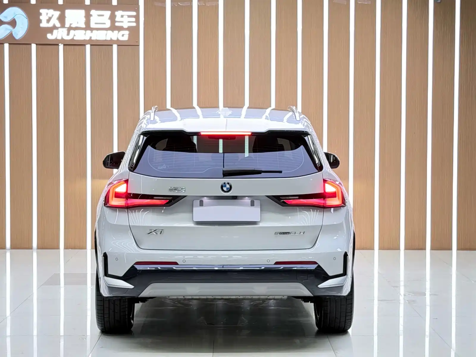 صورة 10 - BMW X1