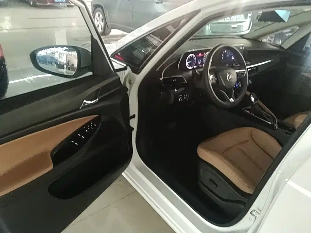 Фото 16 - Buick GL6