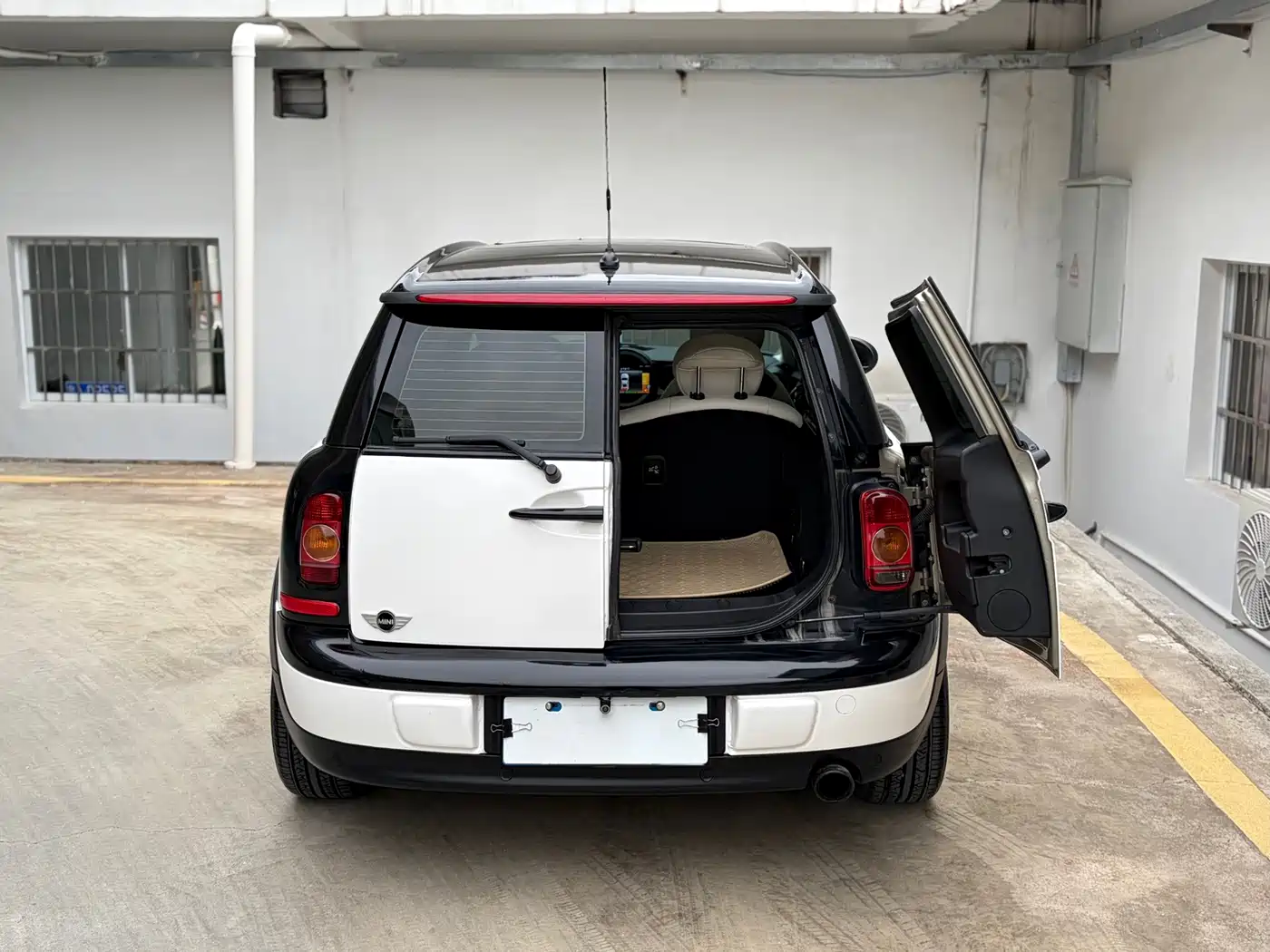 MINI CLUBMAN 2010 2010 1.6L COOPER Cheer