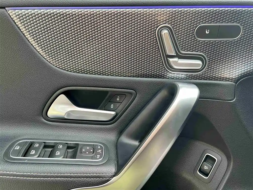 Mercedes-Benz A-Class 2019 A 200 L Sport Sedane Pioneer Special Edition фото 21