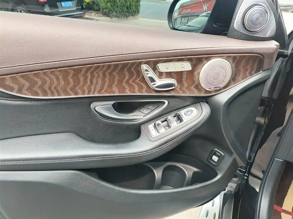 Mercedes-Benz GLC 2020 GLC 260 L 4MATIC Luxury фото 8