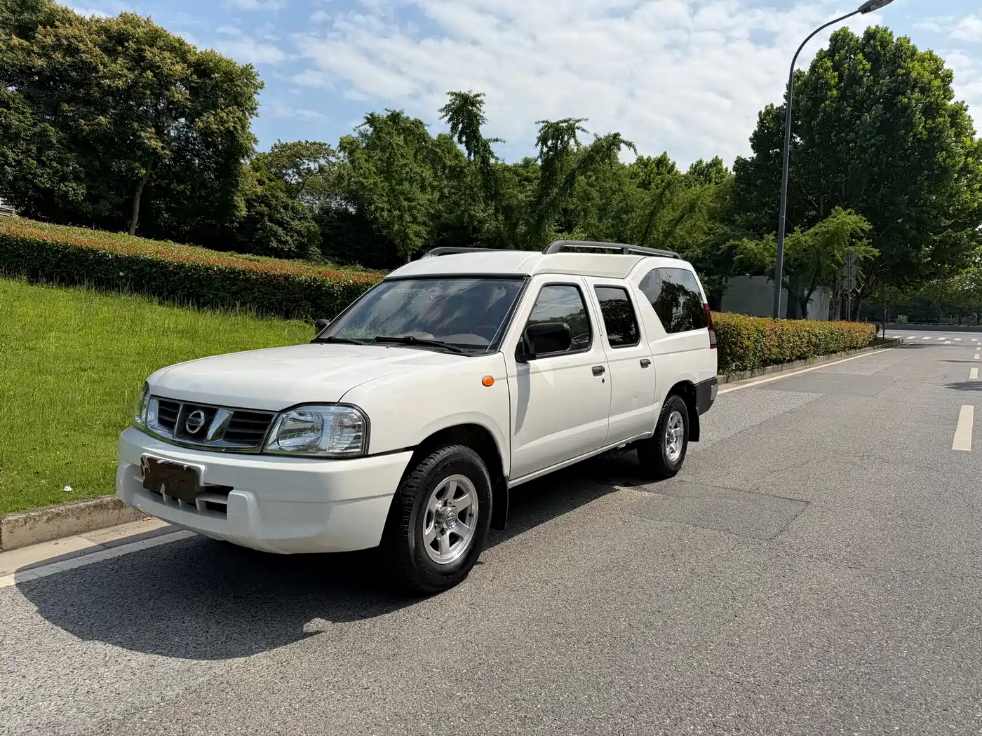 Nissan ZN Van 2015 2013 2.4L 2WD Luxury 5-seater
