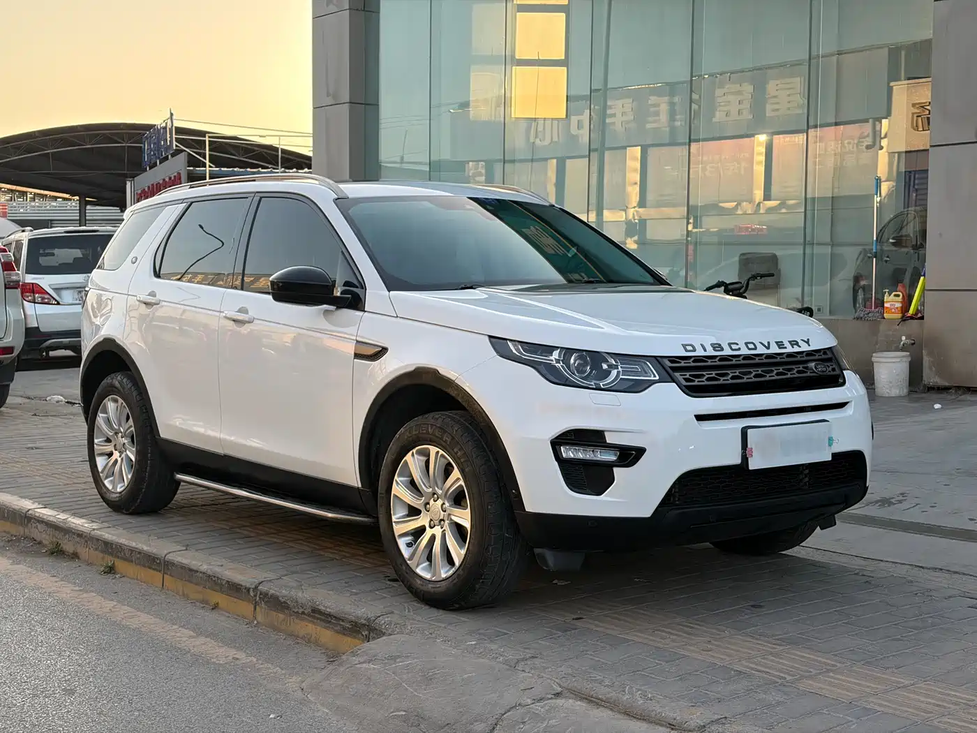 Land Rover Discovery Sport 2018 240PS PURE Edition фото 3