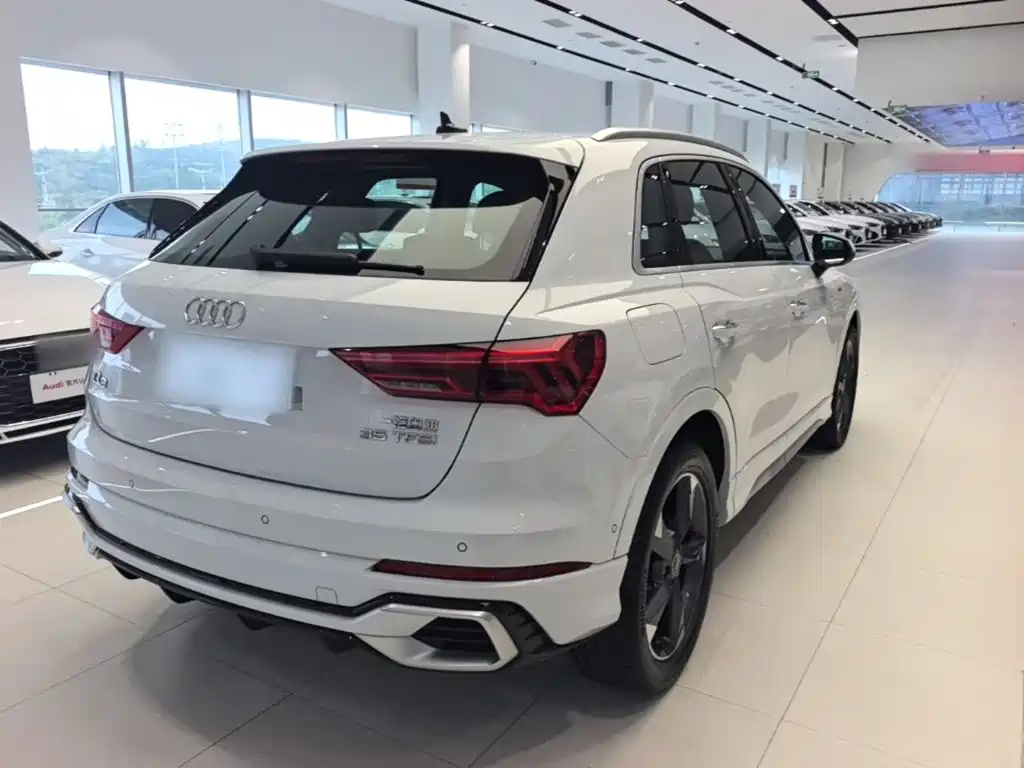 Фото 7 - Audi Q3